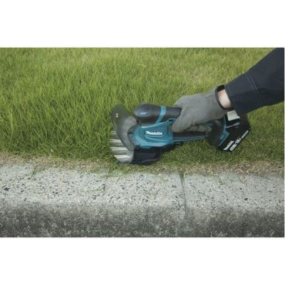 38. MAKITA DUM604ZX Cordless Grass Shears