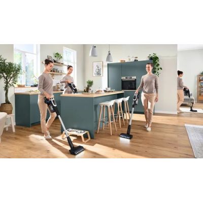 9. BOSCH BCS931WBA upright vacuum cleaner