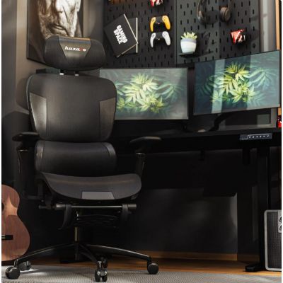 9. Huzaro Combat 7.9 Black Gaming Chair