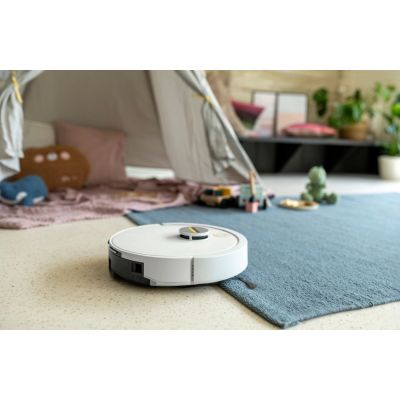 17. KARCHER RVC 3 cleaning robot