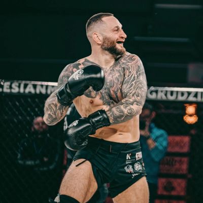 17. 14 oz Boxing Gloves - Classic Black - Origin Series