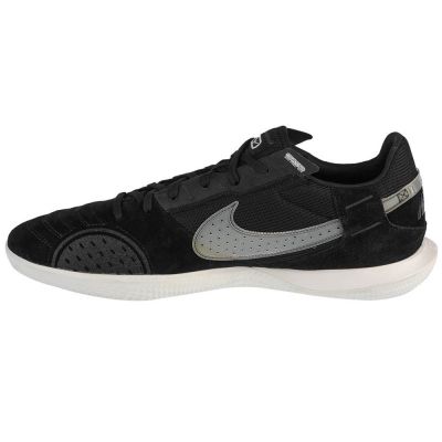 2. Nike Streetgato M DC8466 010 football boots