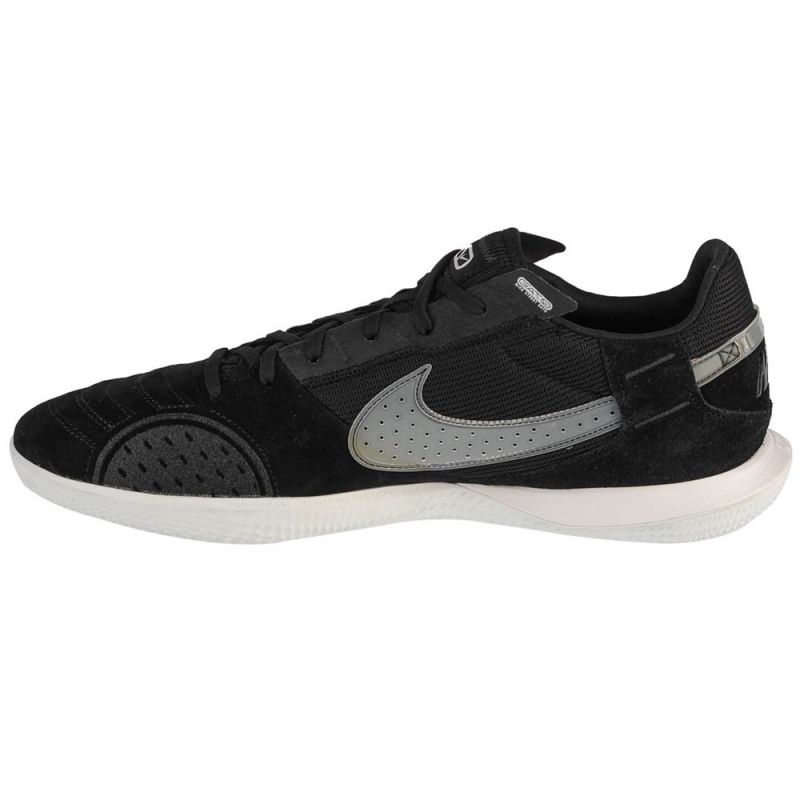 2. Nike Streetgato M DC8466 010 football boots