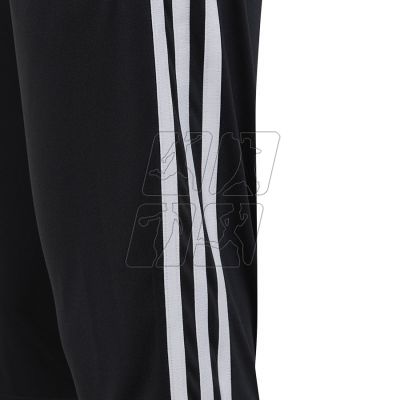 5. Shorts adidas Tiro 23 3/4 Pants Jr HS3552