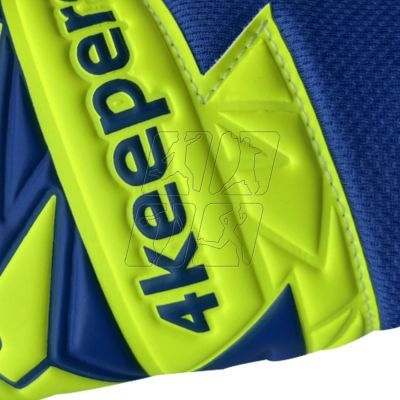 4. 4Keepers Equip Breeze NC Jr S836251 Goalkeeper Gloves