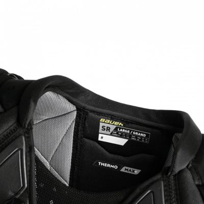 5. Bauer Supreme M5 Pro Sr Hockey Shoulder Pads M 1061864