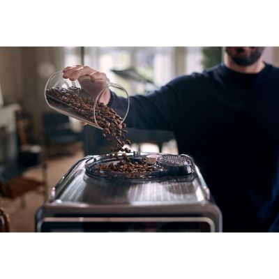 7. Saeco Xelsis Deluxe SM8780/00 Fully Automatic Coffee Machine