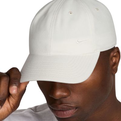 6. Nike Club Cap White FZ5698 133