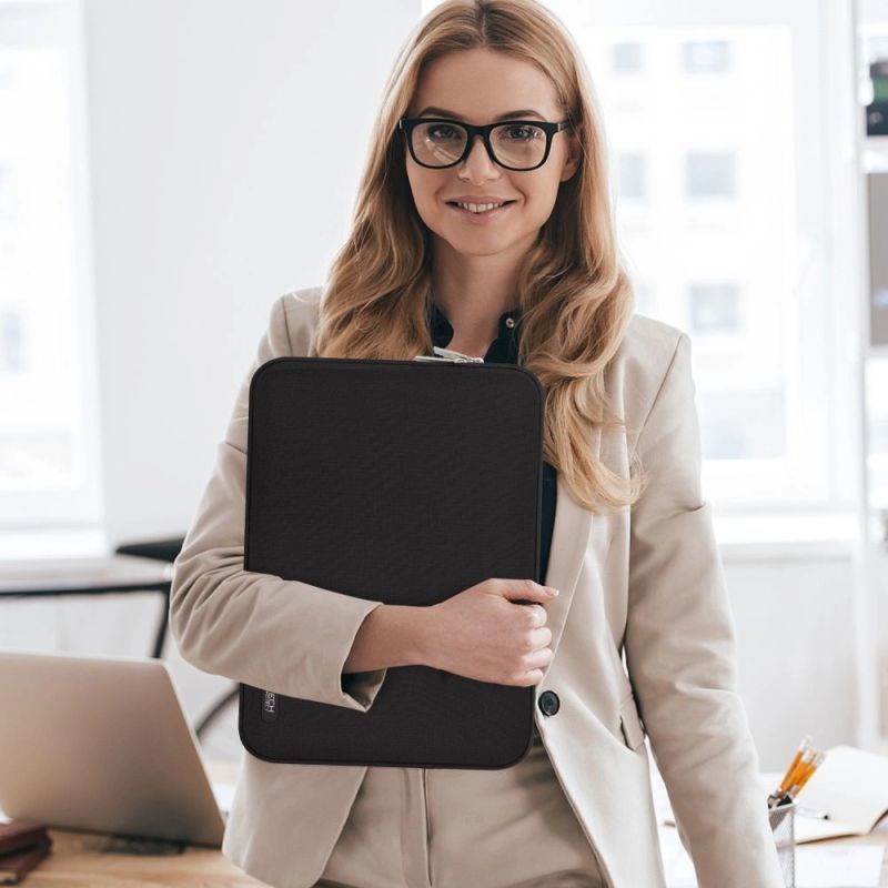 8. Tech-Protect Sleevy Laptop 13-14 case - black
