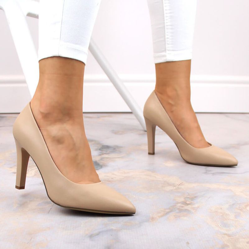 8. Sergio Leone W SK415B beige high heel pumps