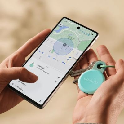 3. Chipolo mint LOOP locator