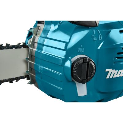 5. Makita UC011GZ Chainsaw Black, Blue