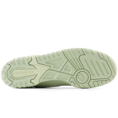 4. New Balance unisex BB550MCC shoes