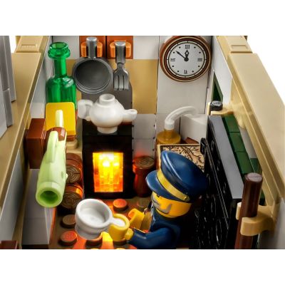 13. LEGO Ideas 21335 Motorized Lighthouse