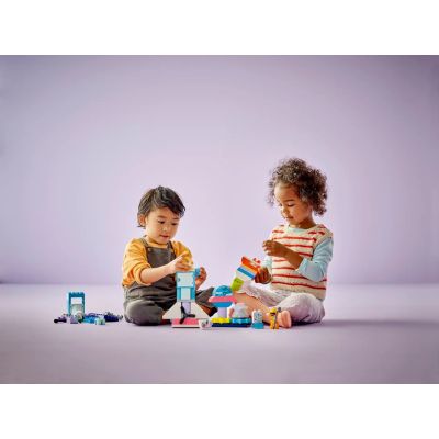 6. LEGO DUPLO 10422 3-in-1 Space Shuttle Adventure