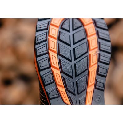 7. NEO tools 82-108 safety shoes