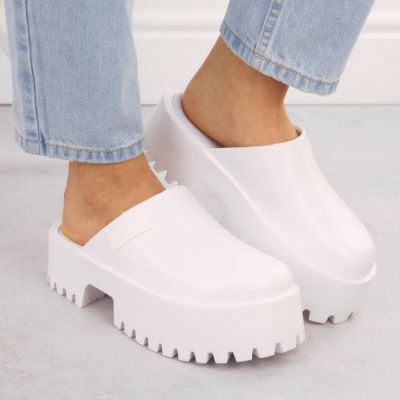 9. Big Star W NN274015 INT2083B chunky sole clogs