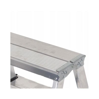 3. AWTOOLS Stepladder 8 steps 125 kg