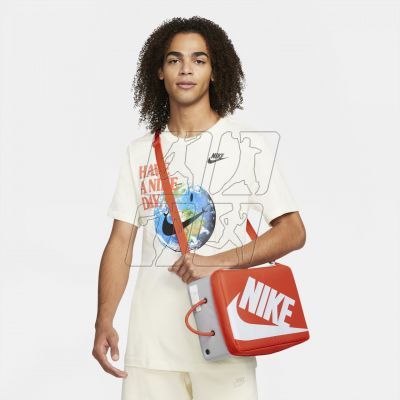 8. Nike DA7337 waist bag