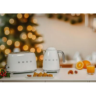 25. SMEG KL03WHEU electric kettle white