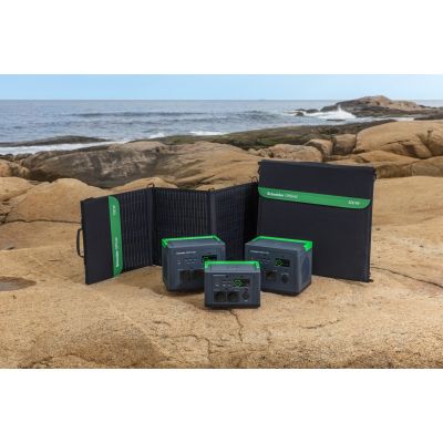 3. Portable Power Station APC OffGrid 730, 738 Wh lithium-ion, LCD, 2 CEE 7/3 Schuko sockets, Sinewave, 3 USB-A, 2 USB-C, wireless charger