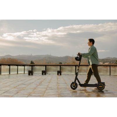 6. Ninebot by Segway KickScooter MAX G2 D 20 km/h Black 15.3 Ah