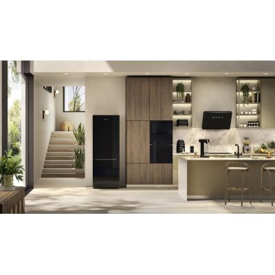 36. SMEG TSF01BLMEU Toaster