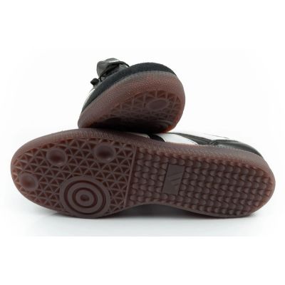 9. Adidas Predator Freestyle indoor sports shoes football shoes