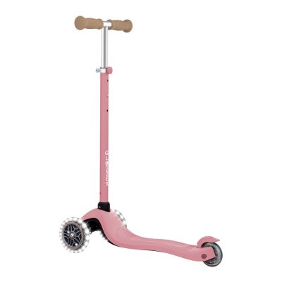 7. SIGNATURE LIGHTS 3-Wheel Scooter (428-211)