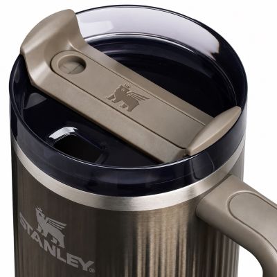 3. Stanley Quencher H2.O Fluted 1.18L GunMetal Shine Thermo Mug