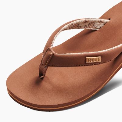 2. Reef Cushion Sandals W CJ4318