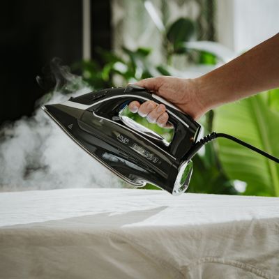 9. ADLER AD 5054 steam iron