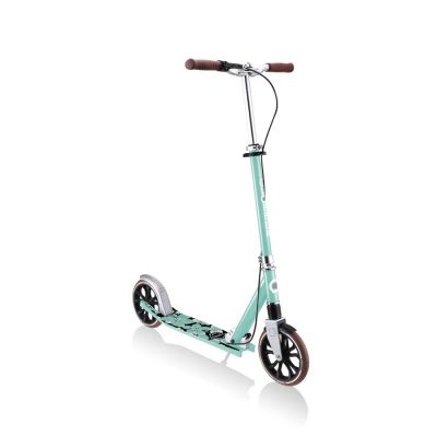 13. Globber NL 205 Dluxe Jr 685-206 Scooter