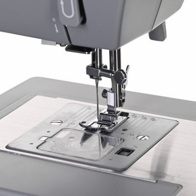 27. Singer SMC 4423/00 sewing machine