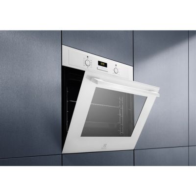 4. ELECTROLUX EOF3H40BW Oven