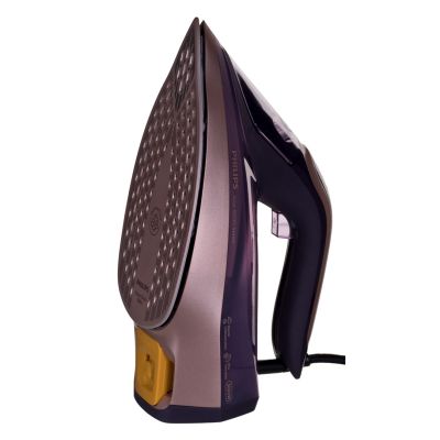 4. PHILIPS DST 8040/30 iron