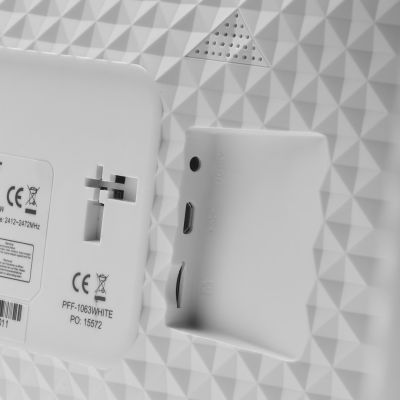 2. Denver PFF-1063 photo frame, white