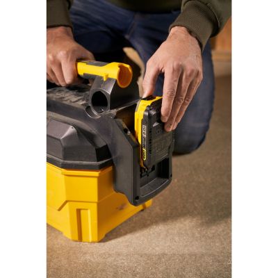 3. Stanley FATMAX SFMCV002B-XJ Vacuum Cleaner 7.5L Drum Vacuum Dry and Wet Bagless