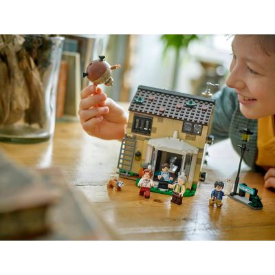 8. LEGO Harry Potter 76451 Privet Drive: Aunt Marge's Visit