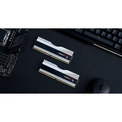 7. DDR5 32GB PC 6000 CL32 G.Skill KIT (2x16GB) 32-TZ5RS RGB Memory