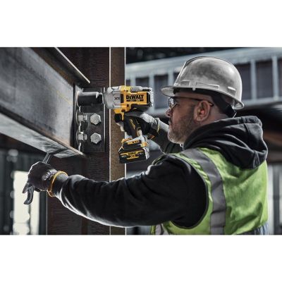 10. DeWALT DCF961NT-XJ Cordless Screwdriver/Impact Wrench 1200 RPM