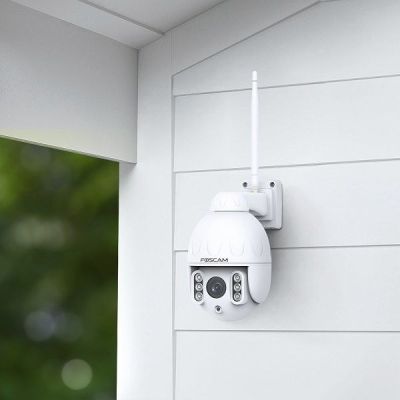 7. Foscam SD4 4MP WiFi IP surveillance camera