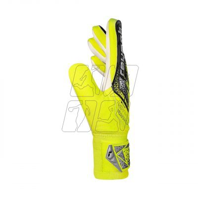 4. Goalkeeper gloves Reusch Attrakt Starter Solid M 5570514 2014