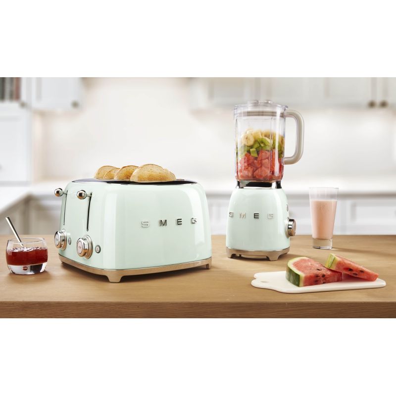 12. Smeg TSF03PGEU toaster green 2000 W