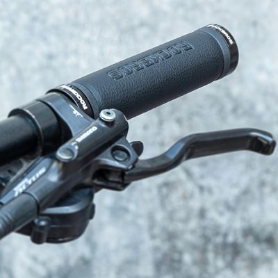 3. Rockbros 40210003001 microfiber bicycle handlebar grips - black