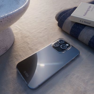 8. SBS Skinny Cover for iPhone 16 Pro - Transparent