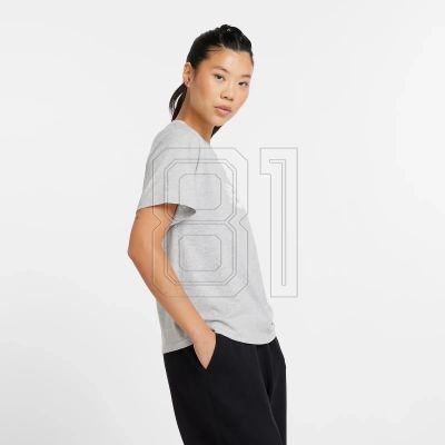 5. New Balance Sport Jersey Relaxed Logo W T-shirt WT43583AG
