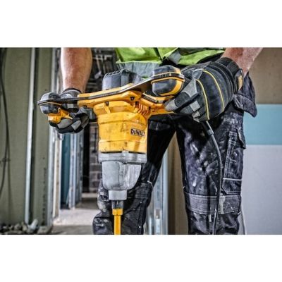 6. 1800W DWD241 DEWALT Mixer