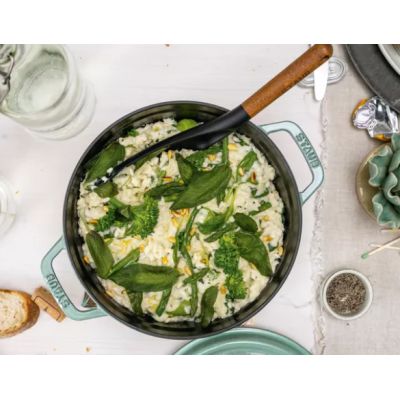 9. STAUB 40508-707-0 round cast iron pot - mint 6.7 ltr