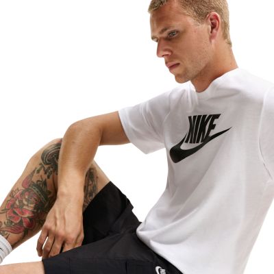 5. Nike Sportswear Club Men's Shorts Black IH5047 010